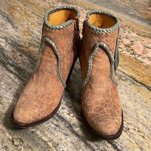 Old Gringo Adele Leopard Print Boots 
size 9